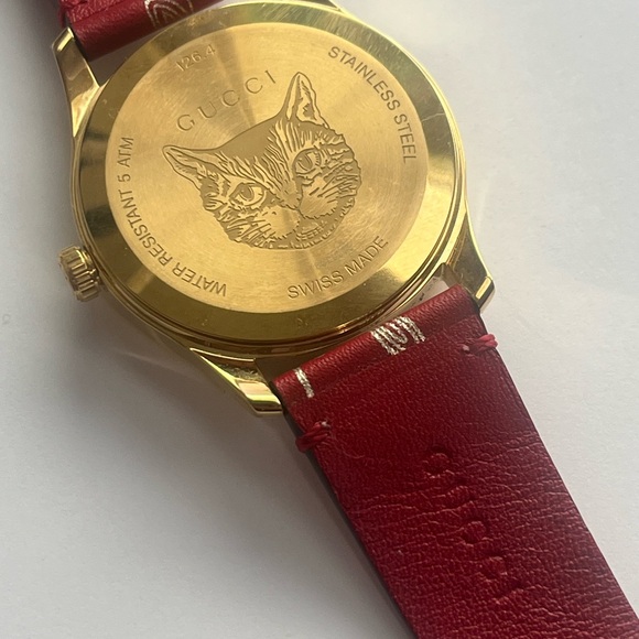 Gucci Women's Watch in Red and Gold with Butterfly Design - Picture 5 of 6